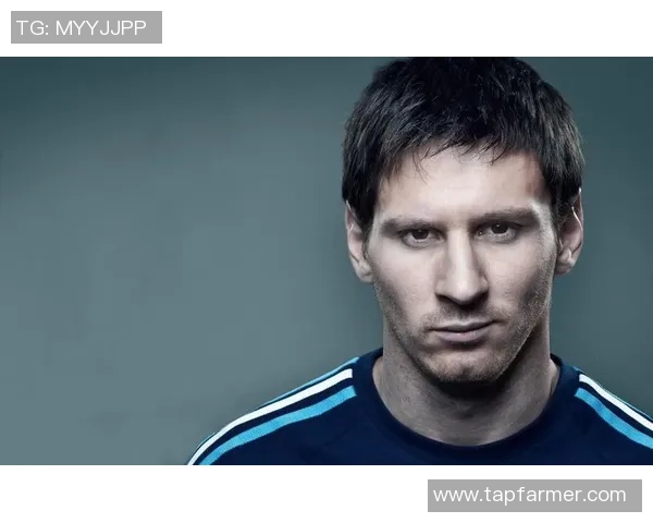 小梅西足球风采壁纸展现年轻天才球员的无限潜力与激情