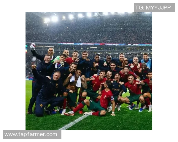 2025年全球足球第十位球星排名及其成就分析