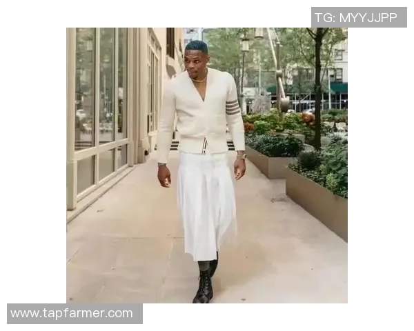 足球发带风潮崛起 球星佩戴背后的时尚与竞技精神 足球发带风潮崛起 球星佩戴背后的时尚与竞技精神